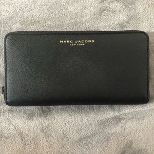 Marc Jacobs wallet basically new